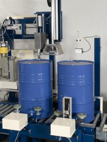 <b>200L称重灌装全自动灌装机</b>